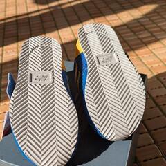 13.5cmニューバランスキッズスニーカーの画像