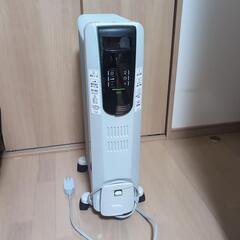 デロンギ　オイルヒーター
KHD410812-BK