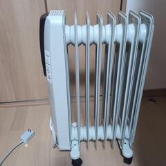 デロンギ　オイルヒーター
KHD410812-BKの画像