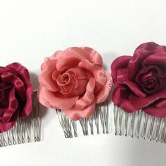 ☆美品☆お花のデザイン ブローチ ヘアコームセットの画像