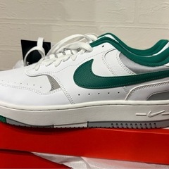 NIKE ナイキ　スニーカー