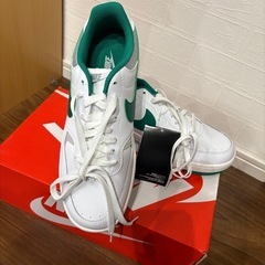 NIKE ナイキ　スニーカーの画像