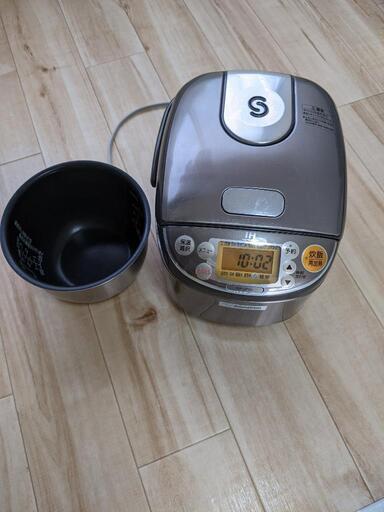 炊飯器　3合炊き