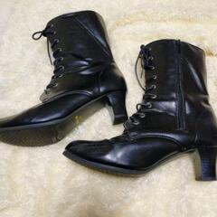 卒業式の袴にブラックレースアップレザーブーツ 25.5センチの画像