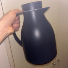 保温する為のポット差し上げます。