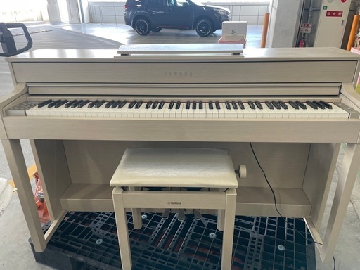 YAMAHA中古美品ヤマハ電子ピアノCLP-535WA 2014年製　専用椅子付き