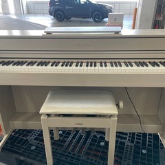 YAMAHA中古美品ヤマハ電子ピアノCLP-535WA 2016年製　専用椅子付きの画像