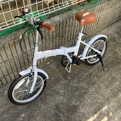 折りたたみ自転車の画像