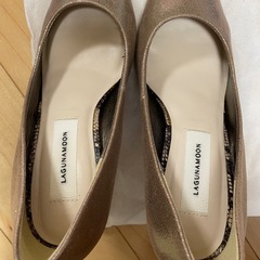 LAGUNAMOON ベージュ ポインテッドトゥヒールの画像