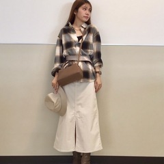🟨【⭐️新品⭐️】GU シャツの画像