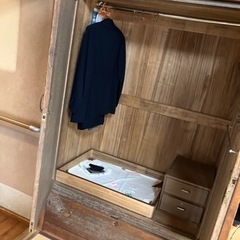 都内は配達します　1/31まで【あげます】アンティーククローゼットの画像