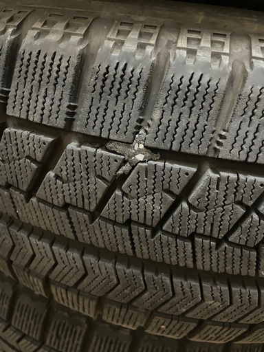 スタッドレスタイヤ　ブリザックVRX　215/60R17