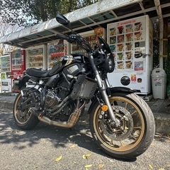 XSR700マフラー　アクラポ