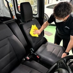 正社員！自動車の洗車・車内クリーニング作業の画像