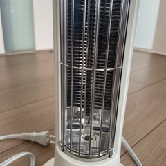 【未使用】コンパクトカーボンヒーター 400wの画像