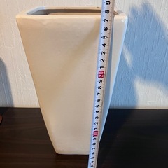 植木鉢　陶器　白の画像