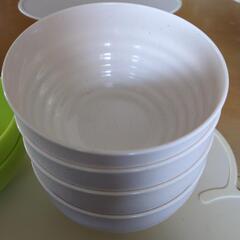 プラスチックのどんぶりの画像