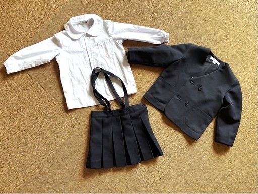 西新保育園　女の子制服2セット