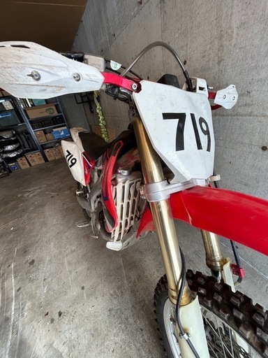CRF250x即乗りエンデューロマシン ラリーマシンのアグレッシブさを