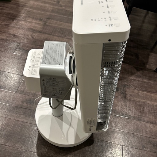 ダイキン　セラムヒート　遠赤外線暖房機　DAIKIN ERFT11WS-W