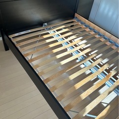 【ベッド一式】IKEA クイーンサイズベッドフレーム マットレスセットの画像