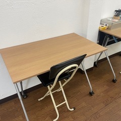 椅子　机