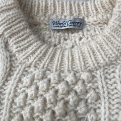 厚手セーター　編み込みセーターの画像
