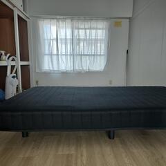 セミダブルベッド　マットレス脚付きの画像