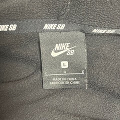NIKE SB フリースパーカー メンズLサイズの画像