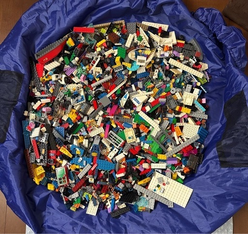 LEGO
