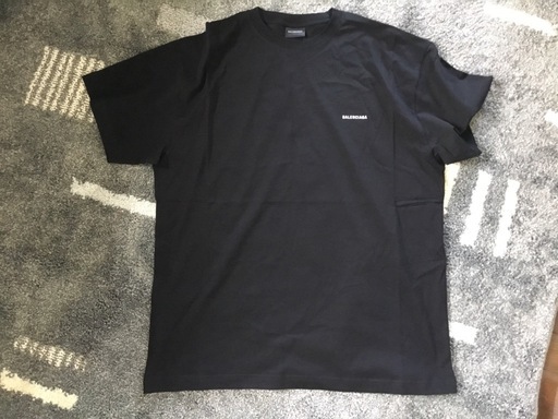 バレンシアガ　Tシャツ