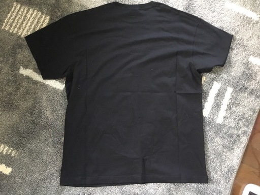 バレンシアガ　Tシャツ