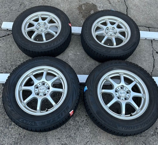 ブリヂストン製195/65R15スタッドレスタイヤとBreeze製15インチホイールのセット