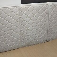 ボンネルコイルマットレス（シングル、３つ折り）