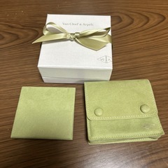 ヴァンクリーフ&アーペル　ネックレスケース　箱