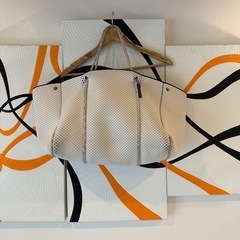 State of Escape ステイトオブエス ケープトートバックの画像