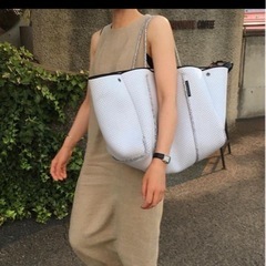 State of Escape ステイトオブエス ケープトートバックの画像