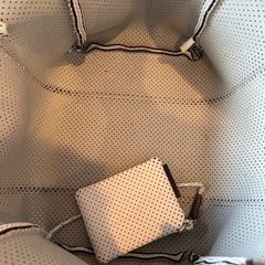 State of Escape ステイトオブエス ケープトートバックの画像