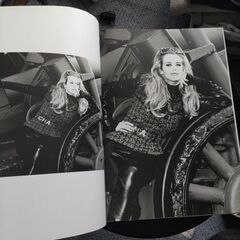 クラウディア　シファーCHANEL写真集の画像
