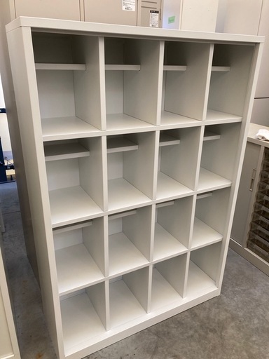 【来店予約制】【中古オフィス家具在庫充実】スチール　シューズボックス　靴箱　16人用　検)事務机　オフィスチェア　ロッカー　ミーティン