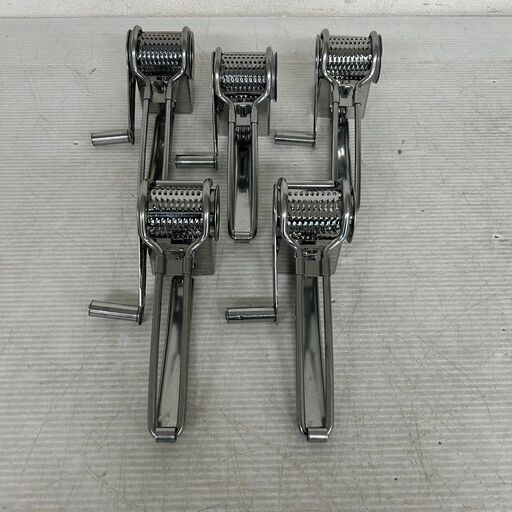 【CASUAL PRODUCT】18-8ステンレス製 チーズおろし器 5個セット ステンレス チーズスライサー スライサー 調理器具 キッチン用品 Y0841