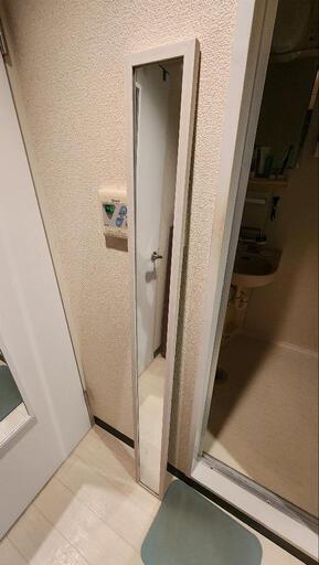 スリムな姿見