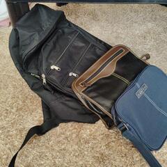 セカンドバッグとリックサックまとめて3個お譲りします。