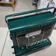 アウトドアヒーター BDN-100 屋外専用 カセットガスヒーター ポータブル キャンプ カセットストーブ 点火 動作確認済 中古美品 ④の画像
