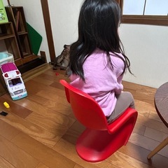 イームズのリプロダクト！子供用のダイニングセットです！の画像