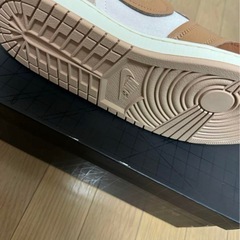 ナイキ ウィメンズ エアジョーダン 1 ハイ レジェンド ミディアム ブラウンの画像