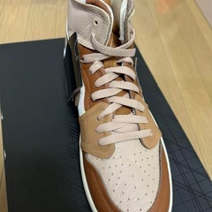 ナイキ ウィメンズ エアジョーダン 1 ハイ レジェンド ミディアム ブラウンの画像