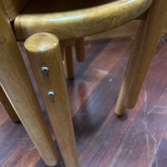 木製スツールチェアの画像