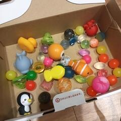スーパーボール、恐竜などの画像