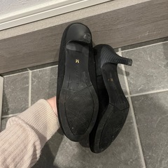 a.v.vパンプスMの画像